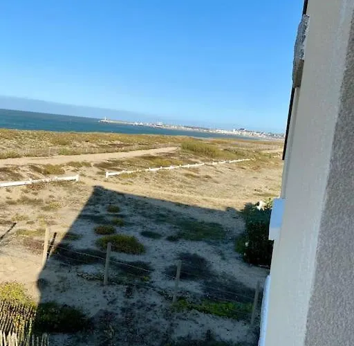 Maison Posee Sur La *